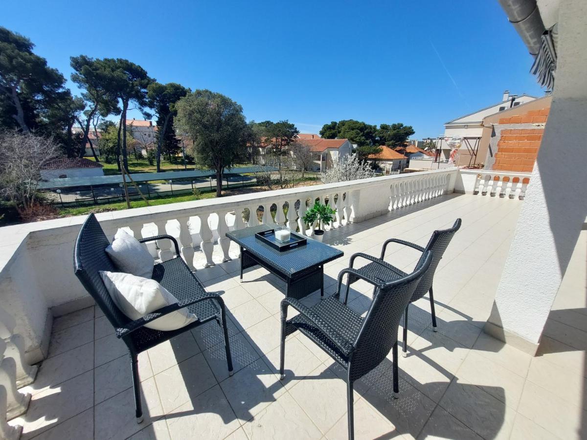 Apartamento Casa Blanca, Biograd na Moru Exterior foto